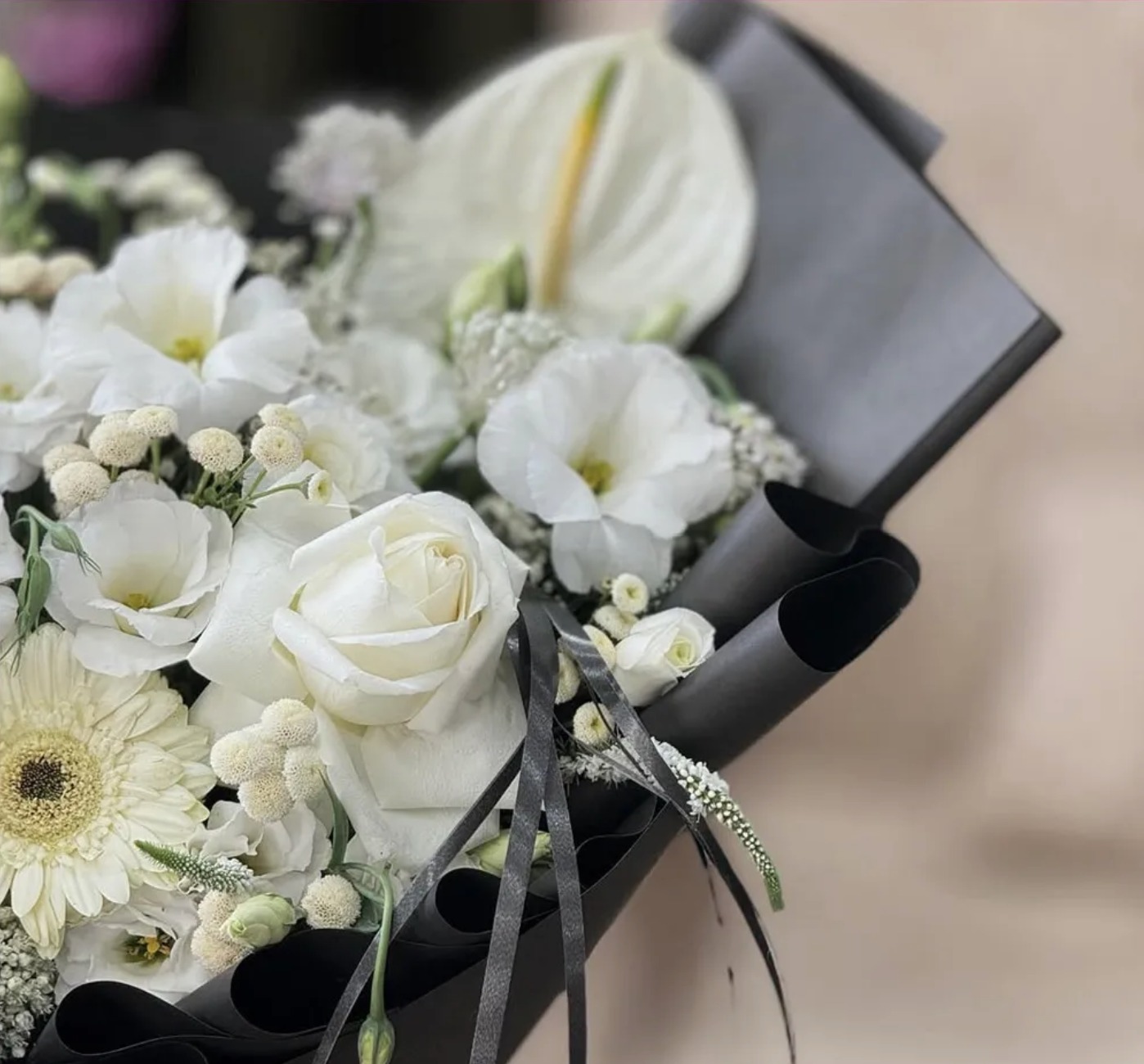 تصویر 1 از دسته گل ایستاده ترحیم
